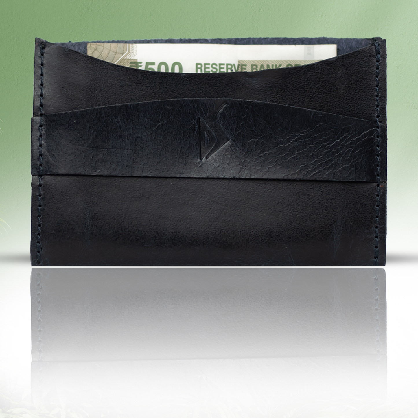 Sophisticated Leather Card Holder - Practical Elegance for Daily Essentials